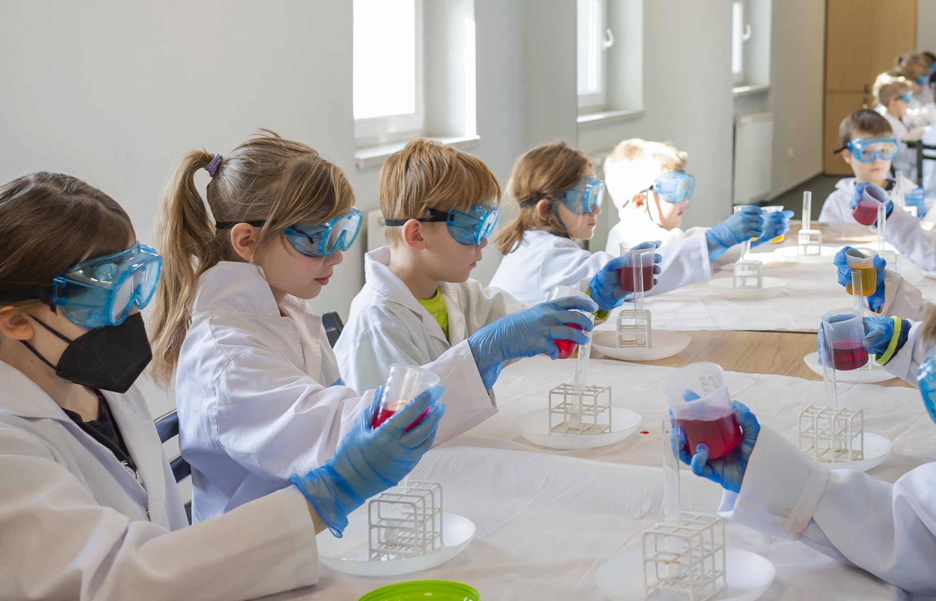 W Beceku dzieci wzięły udział w warsztatach chemicznych